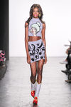 Conjunto con estampado pin up de Jeremy Scott en la FW de Nueva York para otoño/invierno 2016/2017
