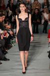 Vestido negro efecto globo de Oscar de la Renta en la New York FW para otoño/invierno 2016/2017