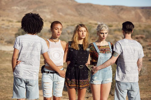 Conjuntos étninos, denim y ganchillo de H&M para el festival Coachella Valley