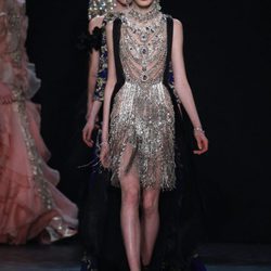 Vestido joya de Marchesa en FW de Nueva York para otoño/invierno 2016/2017