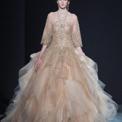 Vestido princesa nude de Marchesa en FW de Nueva York para otoño/invierno 2016/2017