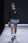 Short y jersey con escudo selección de David Delfín en la FW de Madrid para otoño/invierno 2016/2017