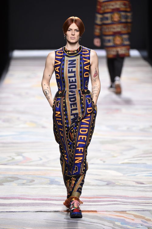 Vestido estampado de David Delfín en la FW de Madrid para otoño/invierno 2016/2017