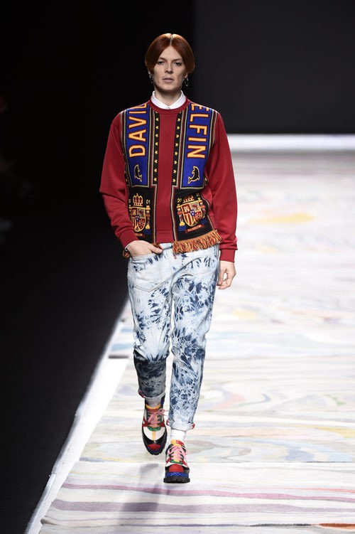 Conjunto estilo masculino de David Delfín en la FW de Madrid para otoño/invierno 2016/2017