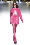 Look fucsia de Ágatha Ruiz de la Prada en la FW de Madrid para otoño/invierno 2016/2017