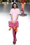 Bolso de pelo de Ágatha Ruiz de la Prada en la FW de Madrid para otoño/invierno 2016/2017