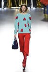 Jersey con borlas de Ágatha Ruiz de la Prada en la FW de Madrid para otoño/invierno 2016/2017