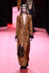 Vestido naranja de Juanjo Oliva en la FW de Madrid otoño/invierno 2016/2017