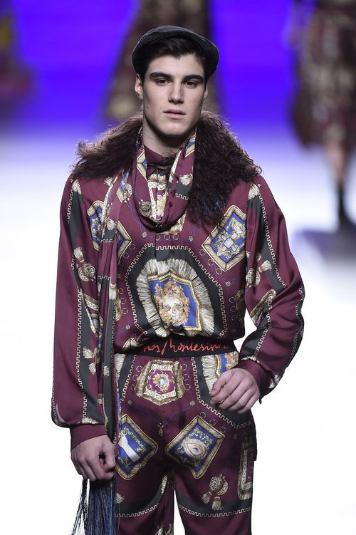Traje jacquard inspiración torero de Francis Montesinos en la FW de Madrid para otoño/invierno 2016/2017
