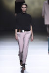 Conjunto de pantalón de Amaya Arzuaga en la FW de Madrid para otoño/invierno 2016/2017