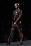 Traje estampado de Roberto Torretta en la FW de Madrid para otoño/invierno 2016/2017