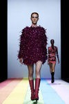 Jersey brilli brilli de María Escoté en la FW de Madrid para otoño/invierno 2016/2017