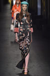 Vestido estilo kimono de Gucci en la FW de Milán para otoño/invierno 2016/2017