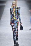 Traje estampado de Versace en la FW de Milán para otoño/invierno 2016/2017