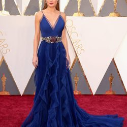 Brie Larson con un vestido de Gucci en la alfombra roja en los Premios Oscar 2016