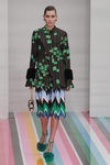 Blusa negra y verde de Salvatore Ferragamo en la FW de Milán para otoño/invierno 2016/2017