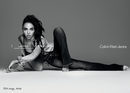 Calvin Klein y FKA twigs en la campaña primavera/verano 2016