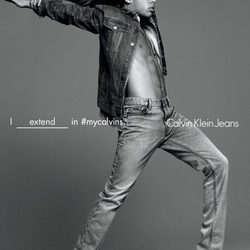 FKA twigs en la campaña de Calvin Klein Jeans para la primavera/verano 2016