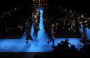 Carrusel final en el desfile Elie Saab en Paris Fashion Week otoño/invierno 2016/2017