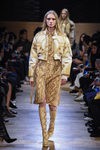 Conjunto vestido y torera en ocre 'animal print' snake de Givenchy en Paris Fashion Week otoño/invierno 2016/2017