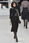 Look total black de Chanel en la Paris Fashion Week con la coleccion otoño/invierno 2016-2017