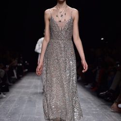 Vestido de lentejuelas de la coleccion otoño/invierno 2016/17 de Valentino en la Paris Fashion Week