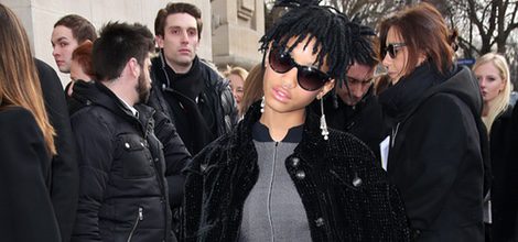 Willow Smith en la entrada del desfile de Chanel durante la Semana de la moda de Paris 2016