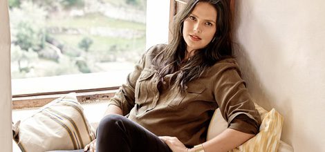 Candice Huffine en la campaña de primavera 2016 Violeta by Mango
