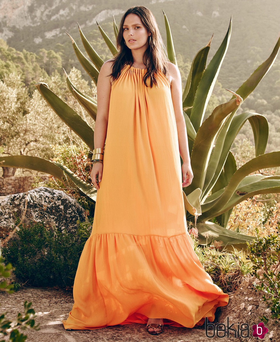 Candice Huffine para Violeta by Mango en la campaña primavera 2016