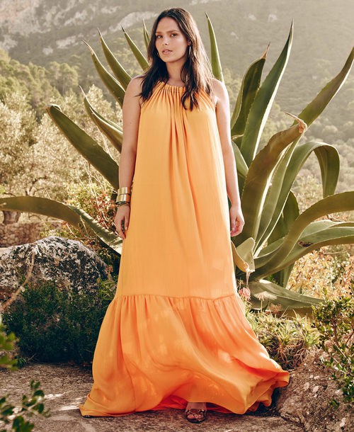 Candice Huffine para Violeta by Mango en la campaña primavera 2016
