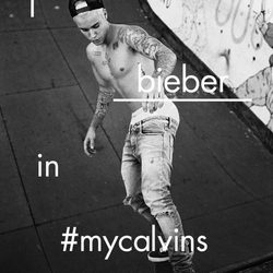 Justin Bieber con un look skater de Calvin Klein para la colección primavera/verano 2016