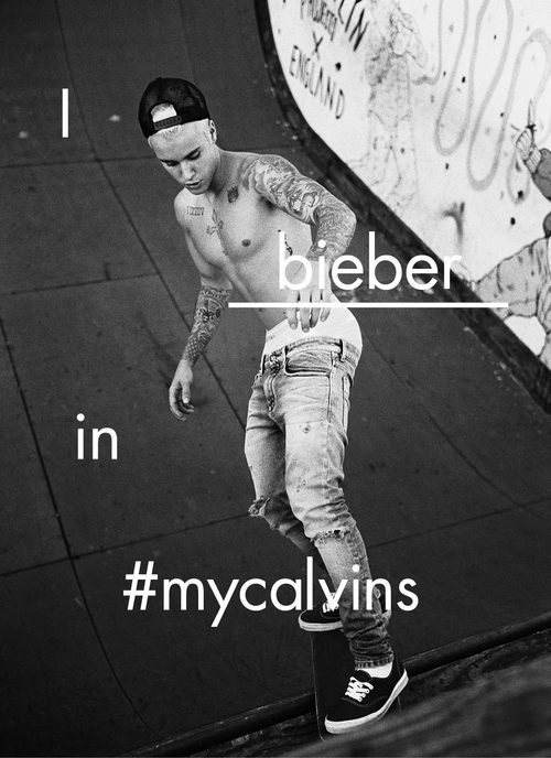 Justin Bieber con un look skater de Calvin Klein para la colección primavera/verano 2016