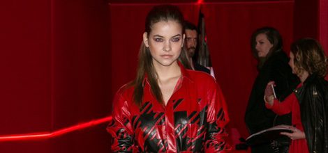 Barbara Palvin en la fiesta de L'Oreal Red Obsession 2016