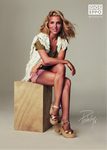 Elsa Pataky con unas sandalias de esparto de la colección primavera/verano 2016 de Gioseppo