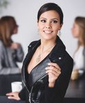 Cristina Pedroche muy elegante en la nueva campaña de la firma de joyas Morellato