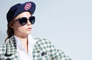 Cara Delevingne con unas gafas de sol de la colección Chanel 2016