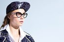 Cara Delevingne con unas gafas graduadas de la colección Chanel 2016