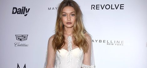 Gigi Hadid con un vestido de Yanina Couture otoño 2015 en los Fashion Awards 2015
