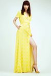 Vestido largo amarillo con estampado con rombos colección Primavera/ Verano 2016 de Dolores Promesas