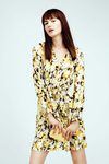Vestido estampado print floral en tonos negros y amarillos colección Primavera/ Verano 2016 de Dolores Promesas