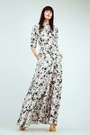 Vestido print floral azul pastel y cuello inglés colección Primavera/ Verano 2016 de Dolores Promesas