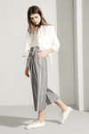 Look de pantalon y blusa de la nueva colección primavera/verano 2016 de Pedro del Hierro 