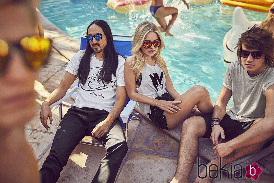 Steve Aoki y los invitados en la fiesta inaugural de Hawkers Co y Pull&Bear en Los Ángeles