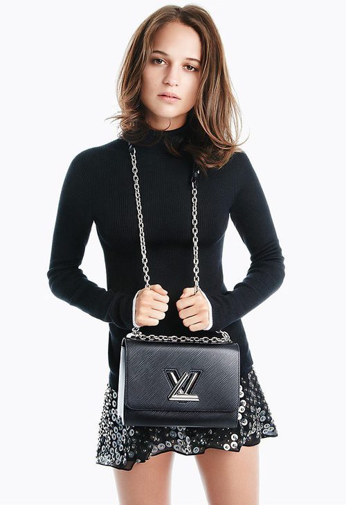 Alicia Vikander posando para la campaña 'Twist' de Louis Vuitton Primavera/Verano 2016