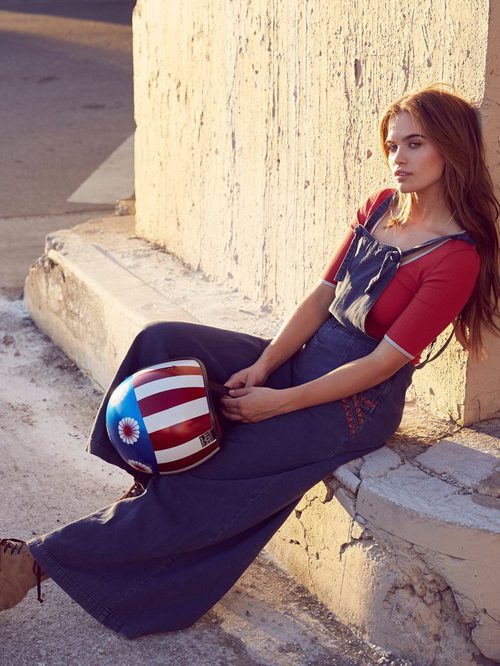 Mono maxi vaquero con top rojo de la colección denim Free People Primavera/Verano 2016
