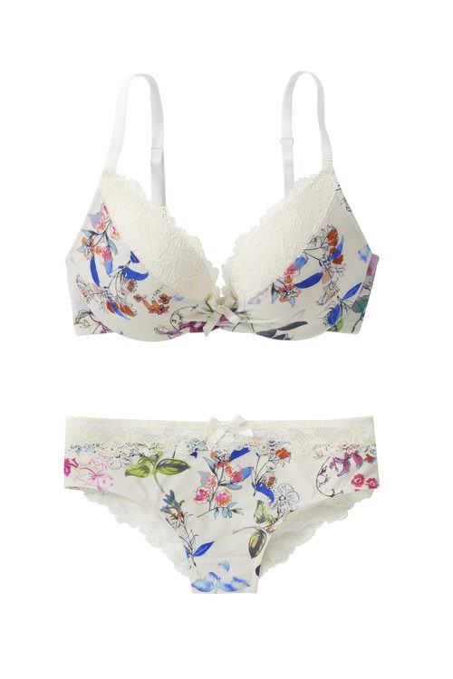 Conjunto de lencería de la coleccion primavera/verano 2016 de Etam