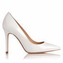 Tacón blanco en punta charolado de la colección primavera 2016 de L.K Bennet London
