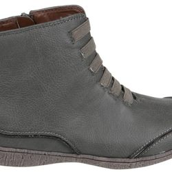 Botas con cordones de goma de la colección O/I 2011-2012 de Vulky