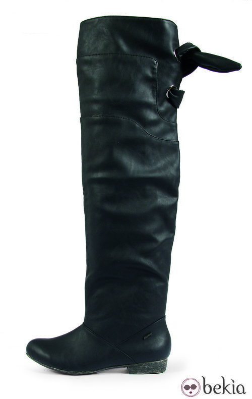 Bota alta de cuero negro de Mustang para este Otoño/Invierno.