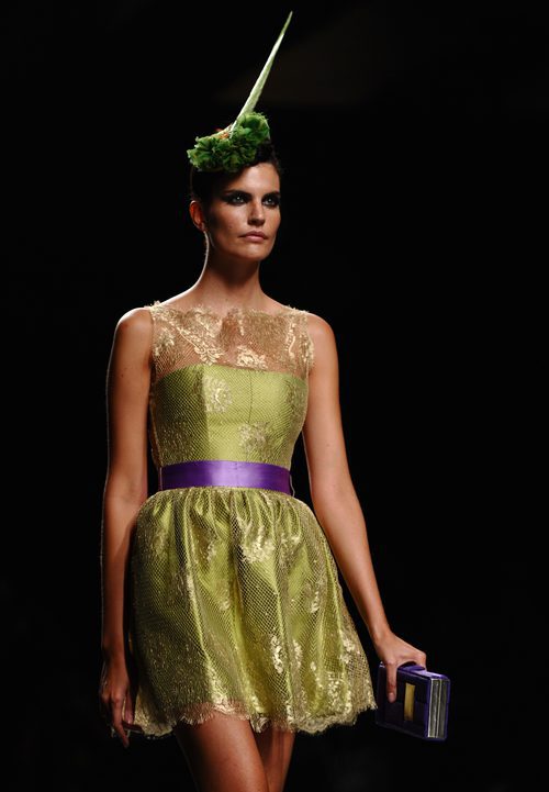 Minivestido verde con cinturón